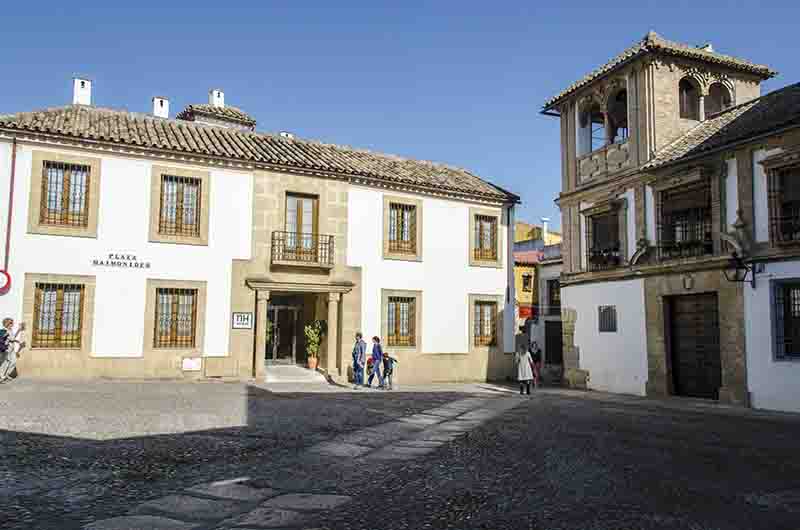 Córdoba 137 - la Juderia - plaza Maimonides.jpg